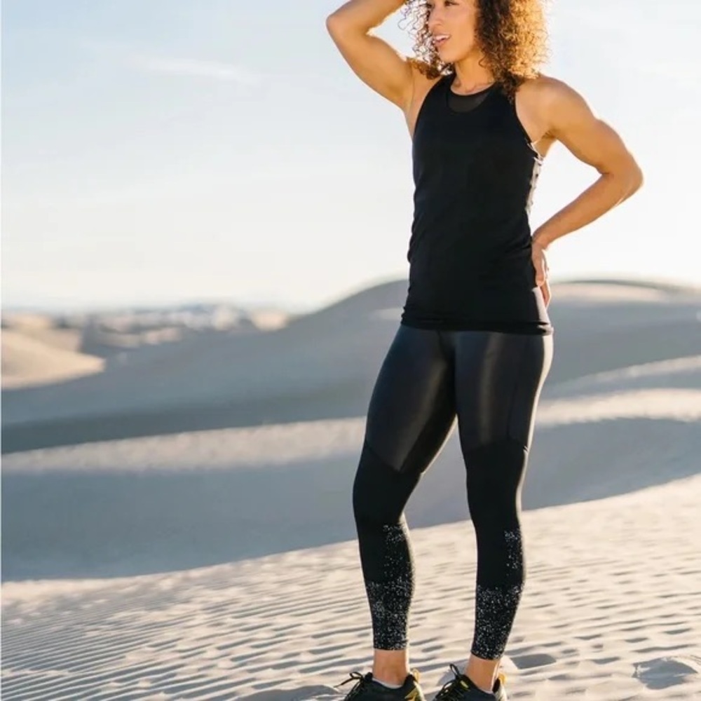 ZYIA Reflective Metallic Light n Tight Hi-Rise 7/8 24" in Black.